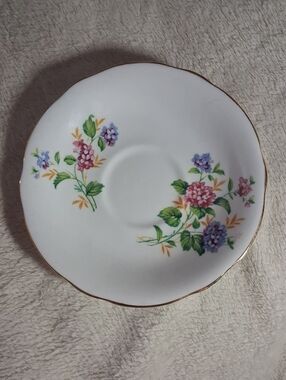 VINTAGE 1930 ROYAL DOVER CHINA BONE SAUCER